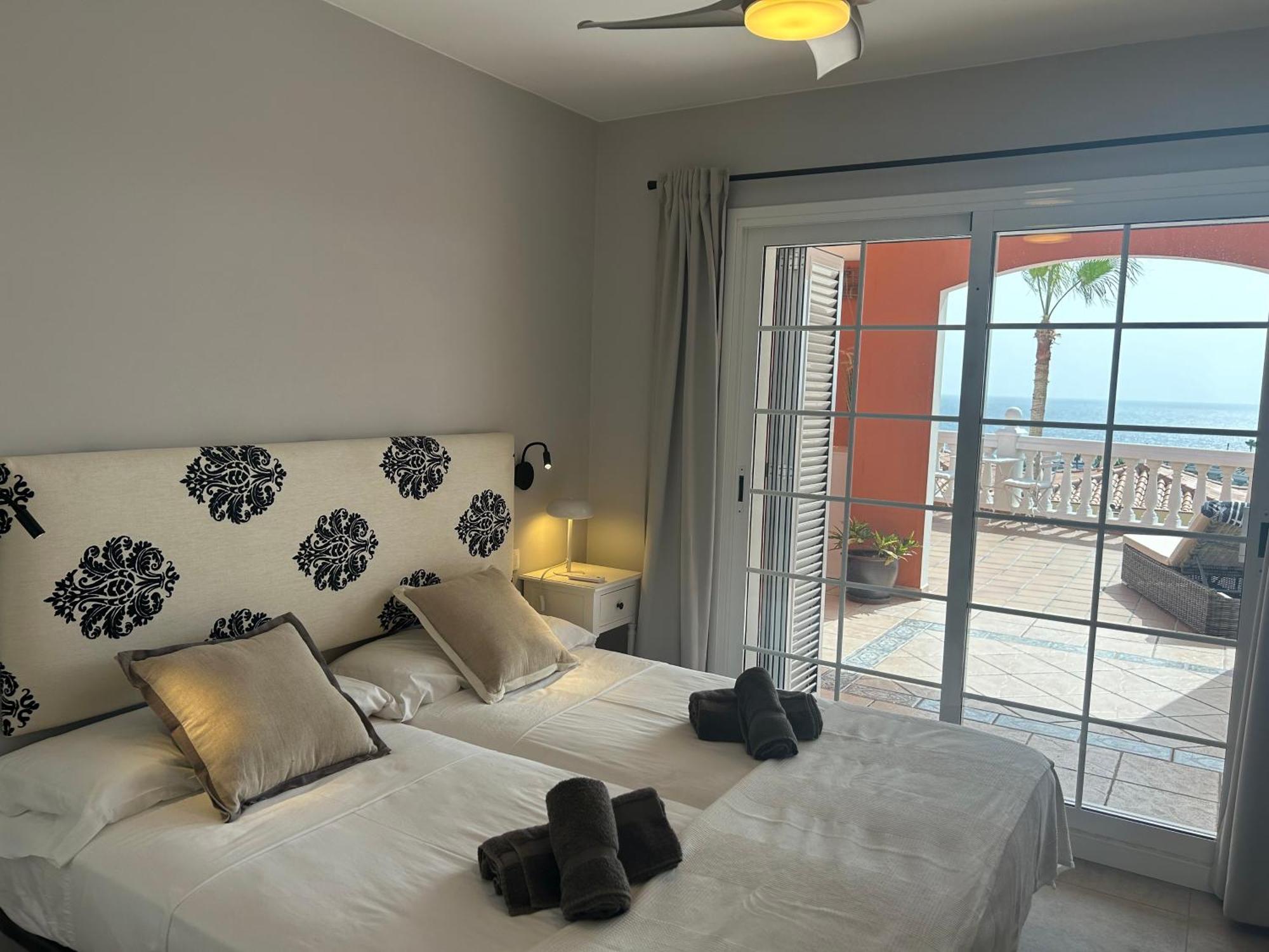 Appartement Playa Del Duque-amazing Views 2 Bedroom *